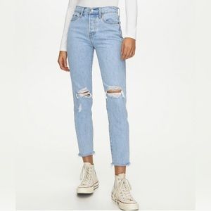 Levis Wedgie Jean